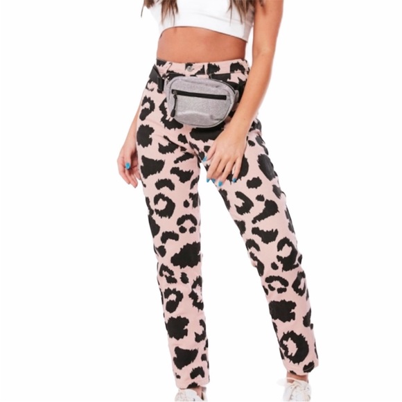 Misguided Leopard Print Riot Mom Jeans - Picture 1 of 6